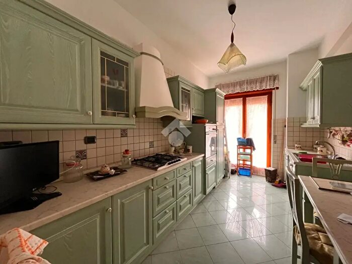 Appartamento trilocale in vendita in Corso G Garibaldi, Potenza