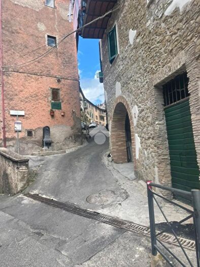 Appartamento bilocale in vendita in Via Mazzini, Olevano Romano