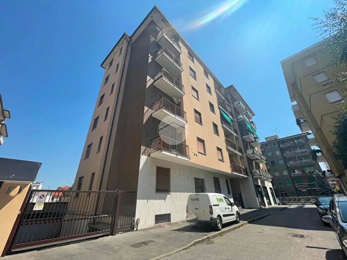 Appartamento trilocale in vendita in Vicolo San Giacomo, Magenta