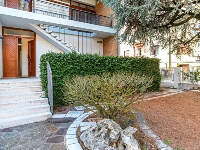Appartamento con 6 locali in vendita in Viale Venezia, Bassano Del Grappa