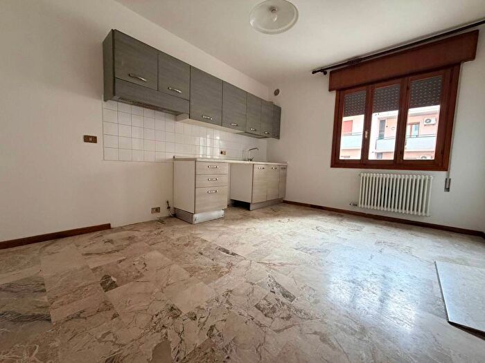 Appartamento con 6 locali in affitto in San Pio X, Vicenza