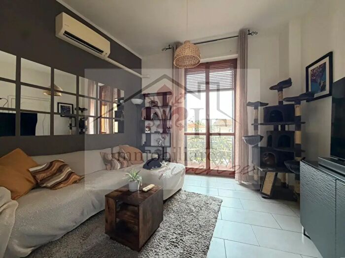 Appartamento trilocale in vendita in Via dei Vespucci, Firenze