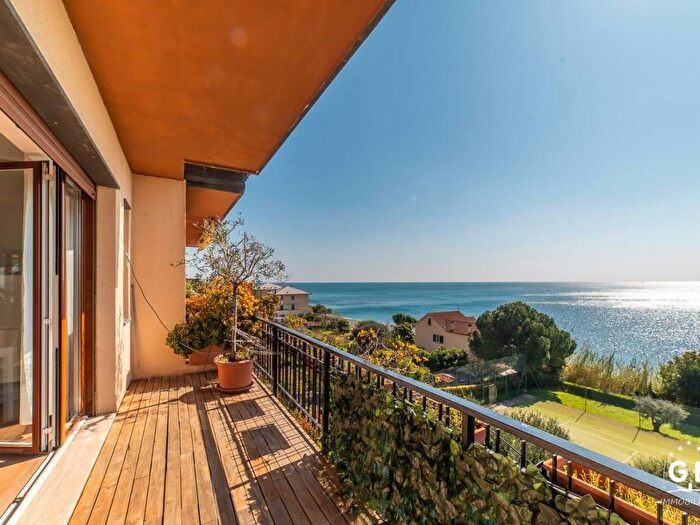 Appartamento trilocale in affitto in Salita della Costa, Centro, Cogoleto