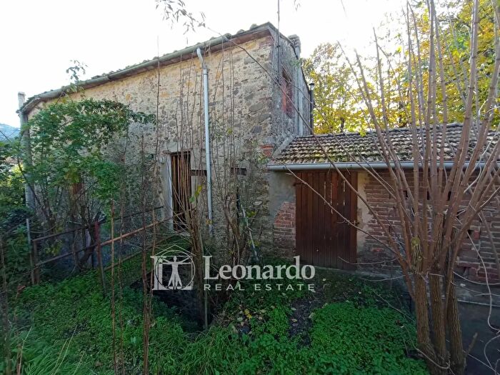 Casa con 10 locali in vendita in Via Melaio, Camaiore