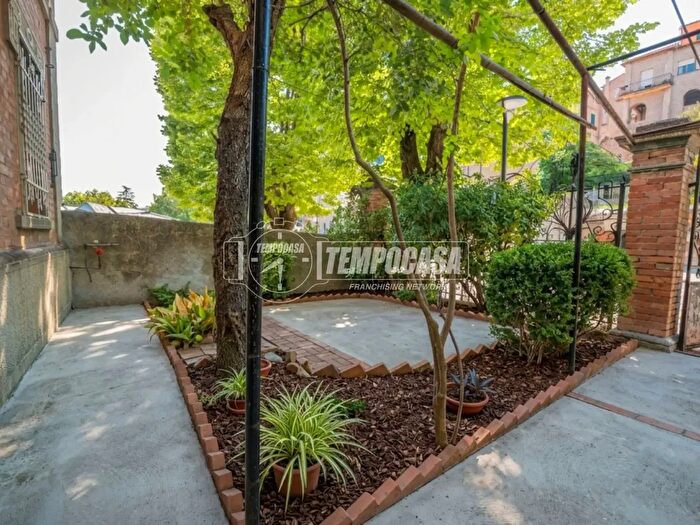 Casa con 6 locali in vendita in Via Guglielmo Marconi, Ostra Vetere