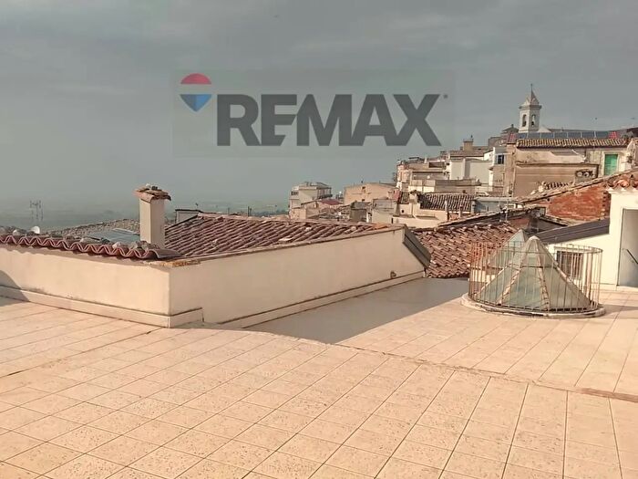 Casa con 11 locali in vendita in Piazza Giovanni Bovio, Minervino Murge