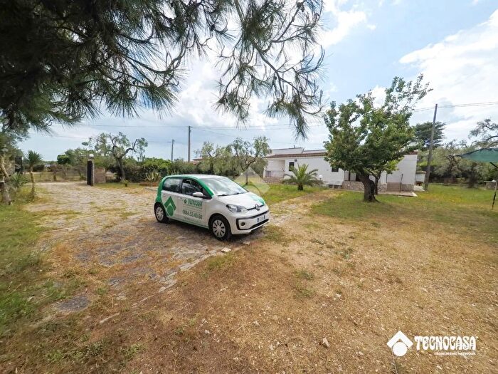 Casa trilocale in vendita in Contrada Montincello, Vieste