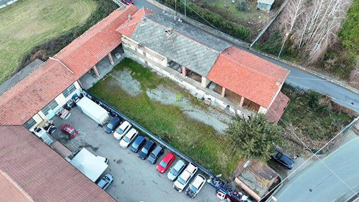 Casa con 15 locali in vendita in Giaveno