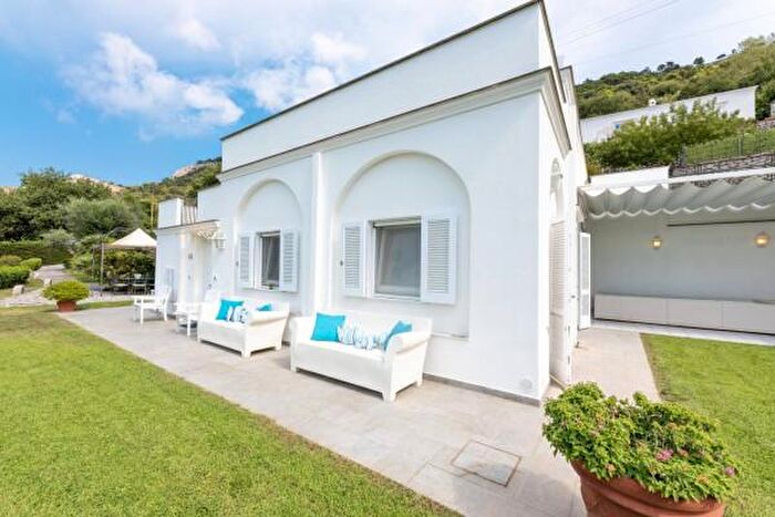 Casa con 6 locali in vendita in Anacapri