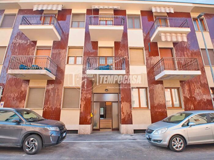 Appartamento trilocale in vendita in Via Cavo dAssi, Novara