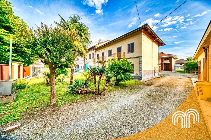 Casa con 6 locali in vendita in Via Brandizzo, Volpiano