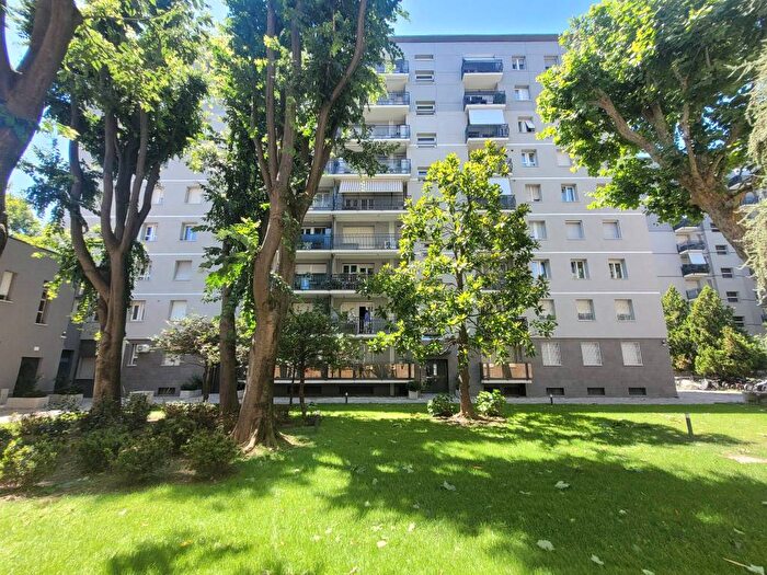 Appartamento trilocale in affitto in Via Cervignano, Martini Insubria, Milano
