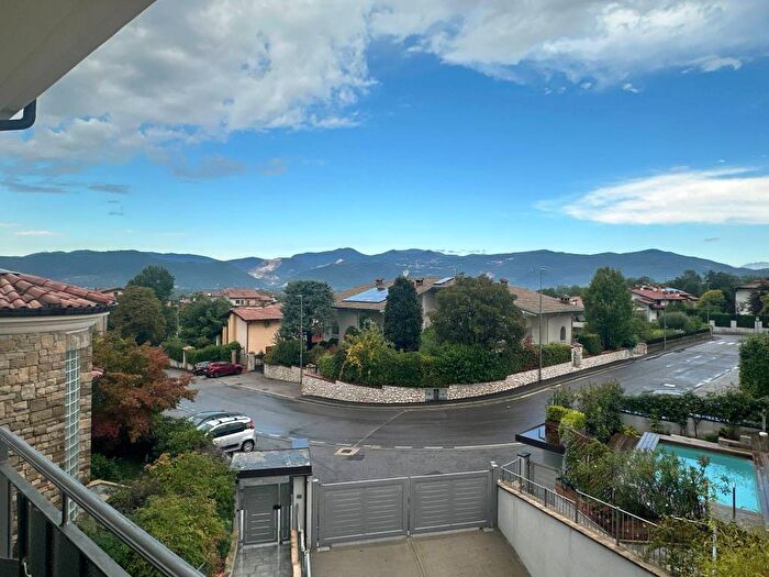 Casa quadrilocale in vendita in Via Masciaga di Sotto, Piazza, Bedizzole