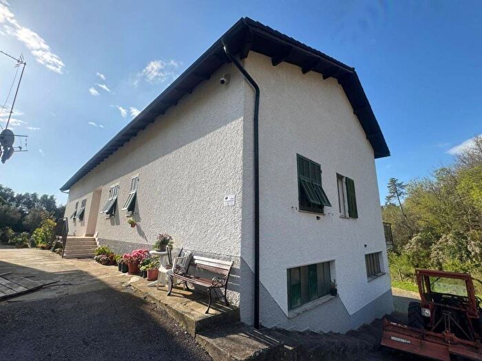 Appartamento trilocale in affitto in Corona Castellari, Stella