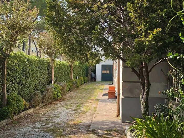 Casa con 7 locali in vendita in Pisa