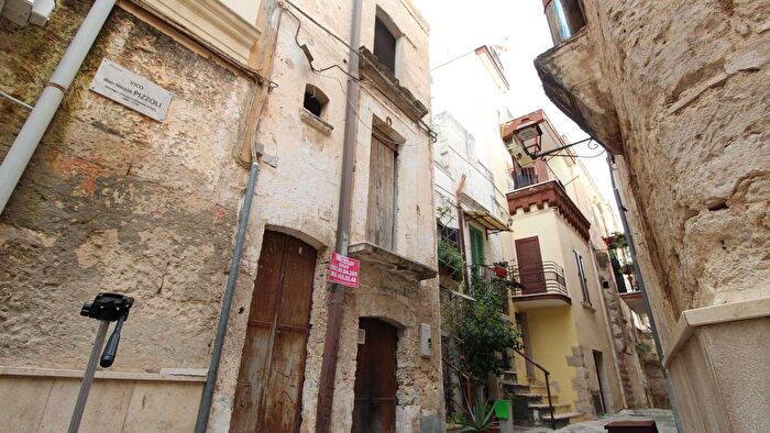 Casa bilocale in vendita in Vico Pizzoli, Capurso