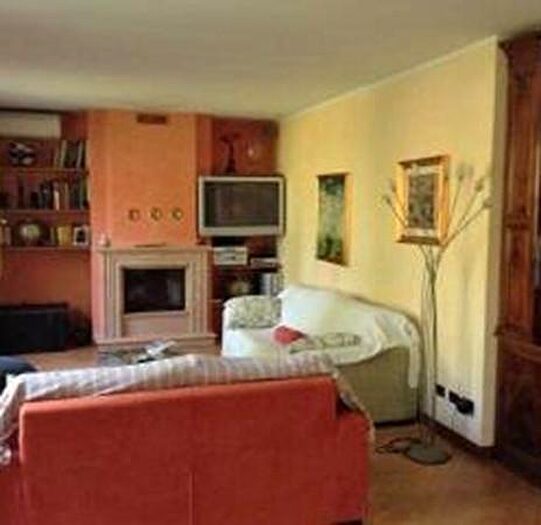 Casa con 6 locali in vendita in Reggio Emilia