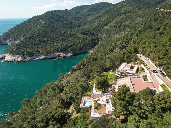 Appartamento con 5 locali in vendita in Cala della Pergola, Vieste