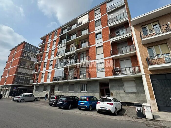 Appartamento trilocale in vendita in Via Lesna, Grugliasco