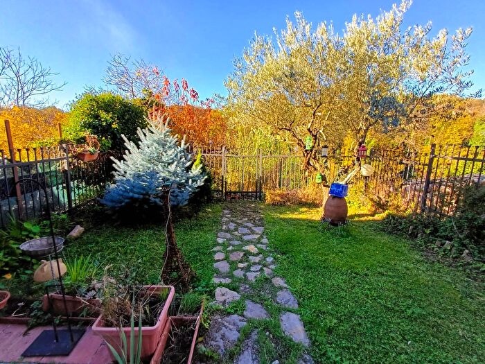 Appartamento con 5 locali in vendita in Via XX Settembre, Caprarola