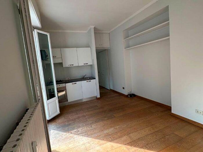 Appartamento bilocale in affitto in Moscova, Milano
