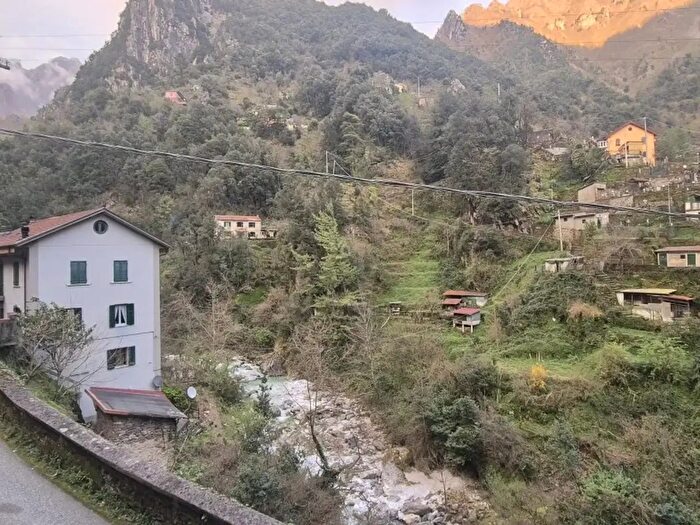 Appartamento bilocale in vendita in Massa