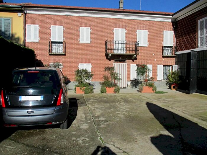 Casa con 5 locali in vendita in Vigliano DAsti