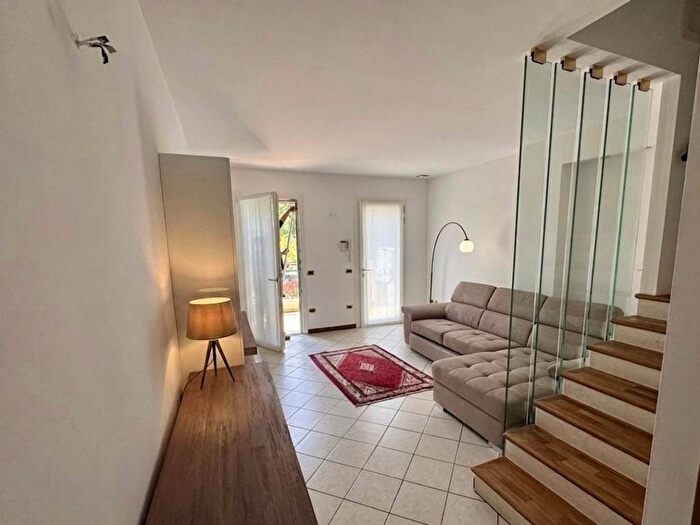 Casa trilocale in affitto in Via Pisa, Borbiago, Mira