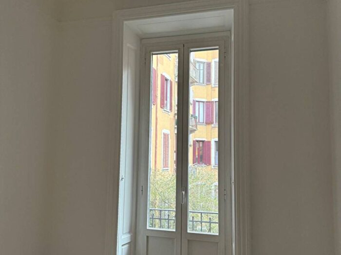 Appartamento trilocale in affitto in Via Spartaco, Cadore, Milano