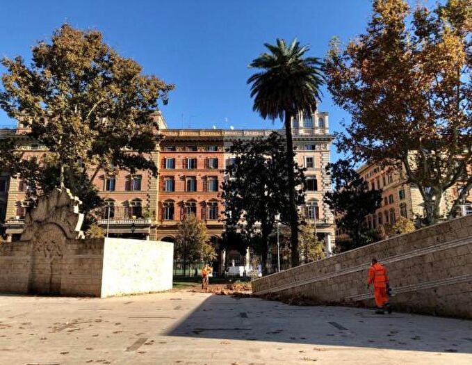 Appartamento trilocale in vendita in Piazza Vittorio Emanuele II, Roma