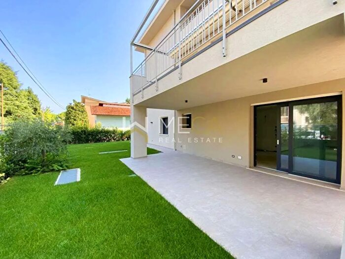 Appartamento trilocale in vendita in Via Celesti, Desenzano Del Garda