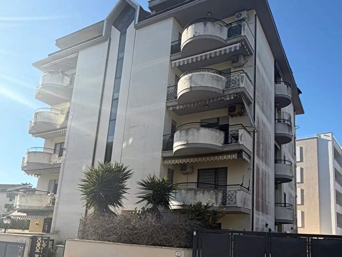 Appartamento trilocale in vendita in Via Cannucciari, Nettuno