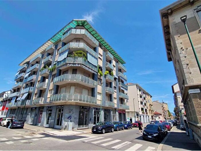 Appartamento trilocale in affitto in via Bardonecchia, Pozzo Strada, Torino
