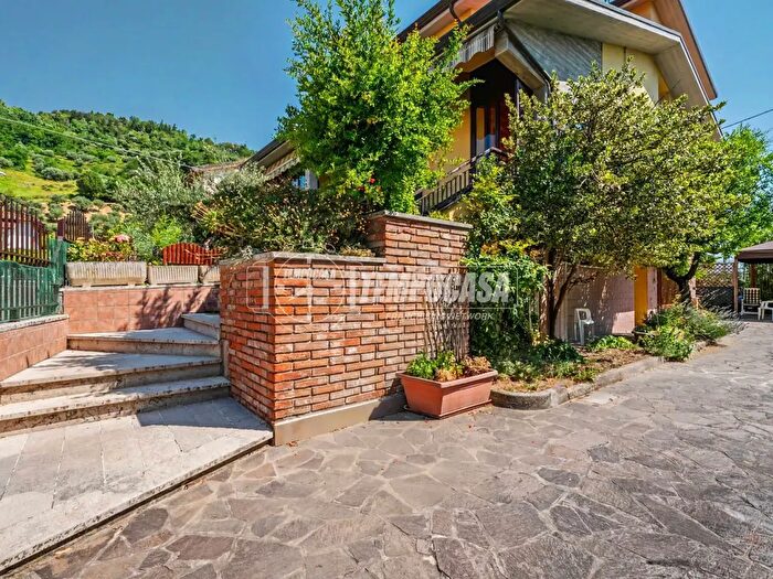 Casa con 7 locali in vendita in Via Gian Battista Cantagalli, Brisighella