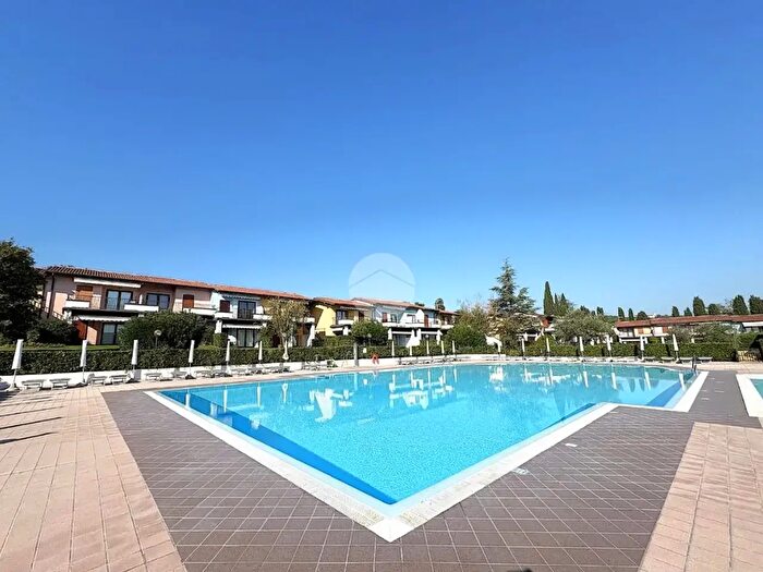 Casa trilocale in vendita in Viale d'Annunzio, Padenghe Sul Garda