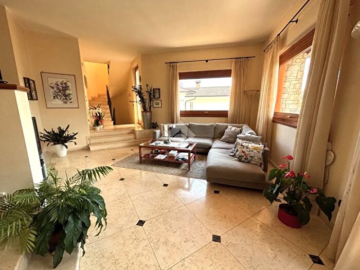 Casa con 5 locali in vendita in Via dei Benedettini, San Paolo DArgon