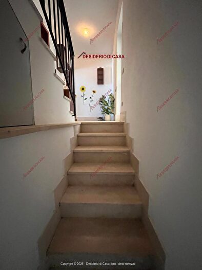 Casa con 8 locali in vendita in Discesa Stradale Gratteri Pa Italia, Gratteri