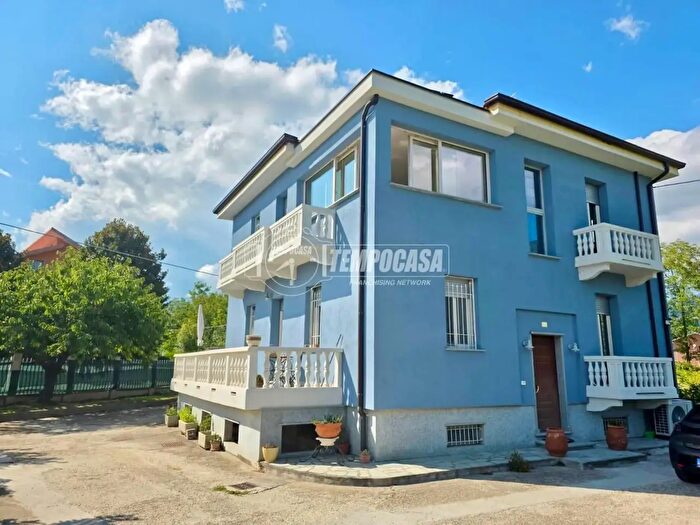 Casa con 6 locali in vendita in Avigliana