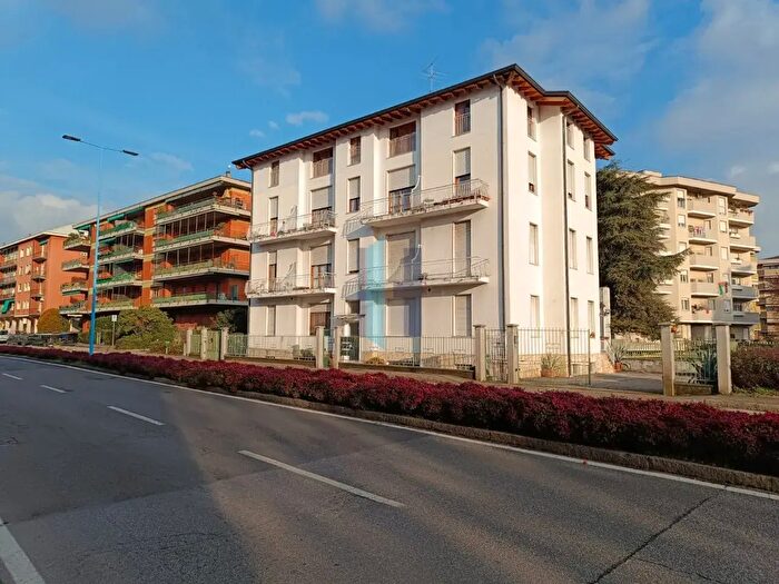 Appartamento bilocale in affitto in Via San Zeno, Brescia