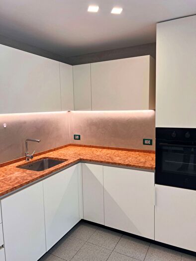 Appartamento trilocale in vendita in Via Grasser, Rovereto