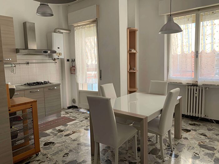 Appartamento con 5 locali in affitto in Ancona