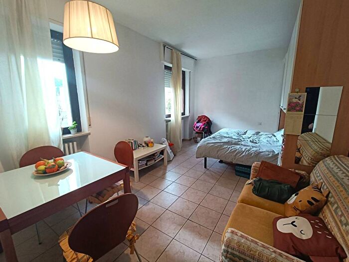 Appartamento monolocale in affitto in Via Cantarane, Veronetta, Verona