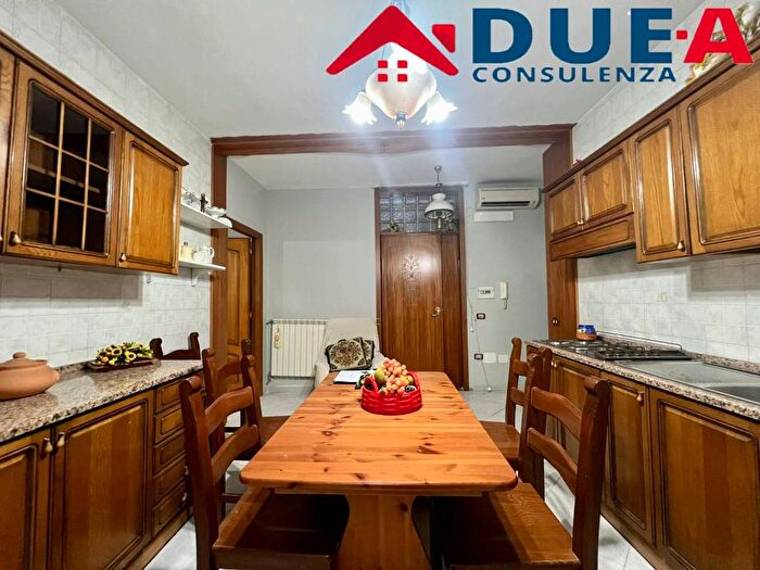 Appartamento trilocale in affitto in Via Aldo Cocchia, Chiaiano, Napoli