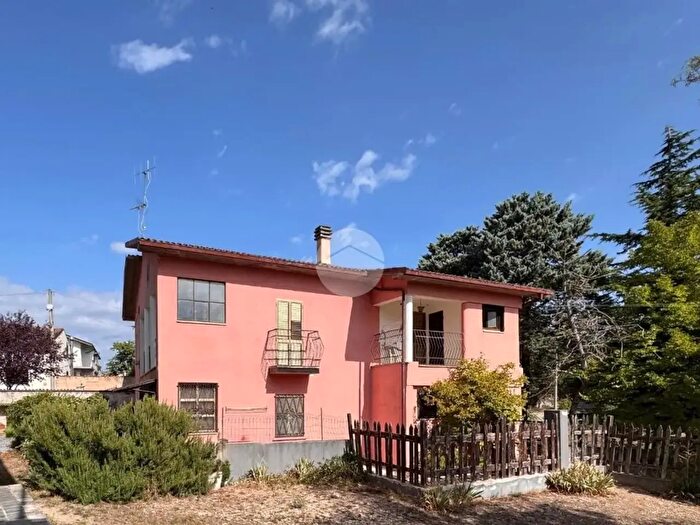 Casa quadrilocale in vendita in Via del Torcituro, L'Aquila