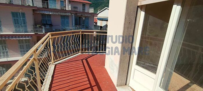Appartamento con 5 locali in vendita in Via Goffredo Mameli, Taggia