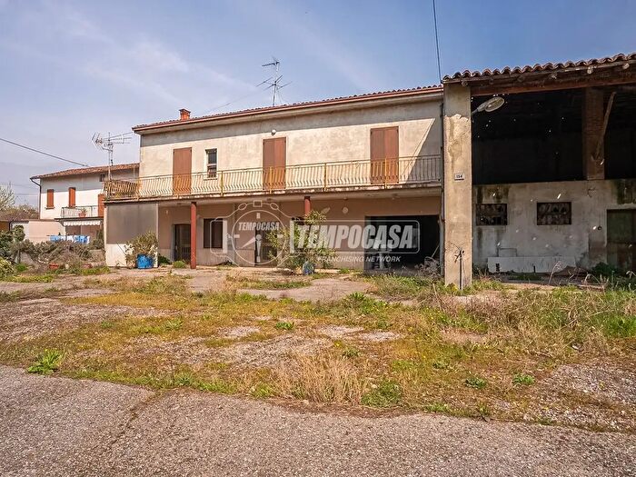 Casa in vendita in Via Erculiani, Montichiari