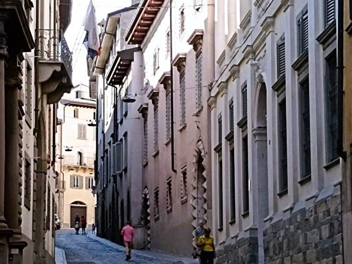 Appartamento bilocale in affitto in Via Pignolo, Centro, Bergamo