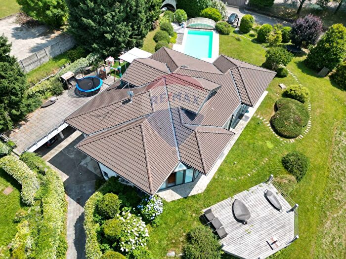 Casa con 13 locali in vendita in Via Enrico Fermi, Sumirago