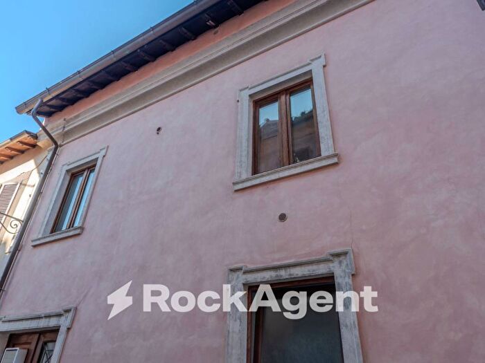 Appartamento trilocale in affitto in Via Del Macello, San Martino al Cimino Tobia, Viterbo