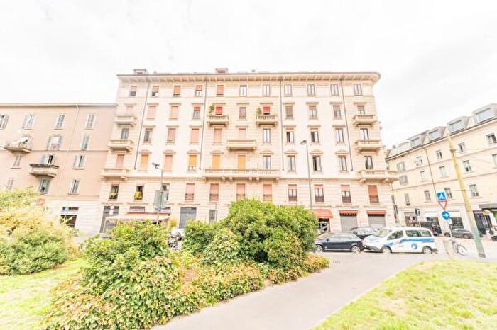 Appartamento con 6 locali in vendita in Via Rivoli, Milano